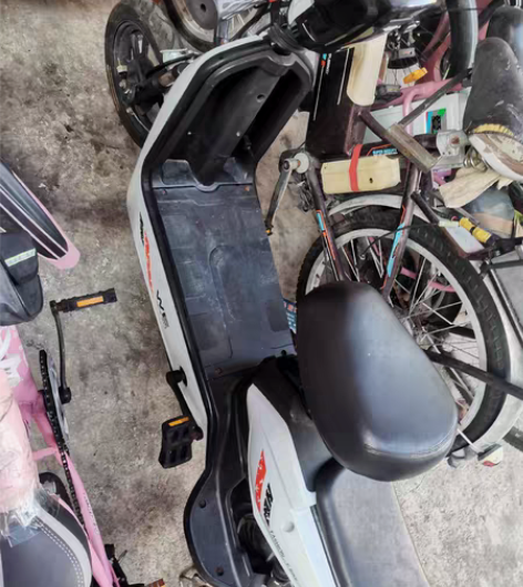 二手中富电动车590元。能跑20公里。实物...