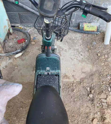 台铃电动车，冬天续航也就在15左右，夏天续...