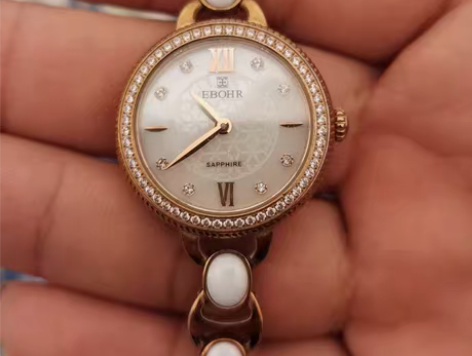 依波女款石英表  陶瓷表链  一圈钻非常漂...