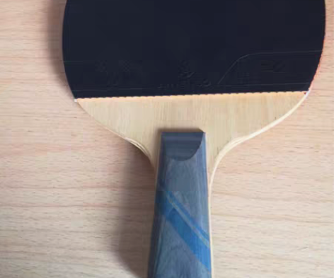 迪卡侬买的,孩子学乒乓球,之前不知道球拍还...