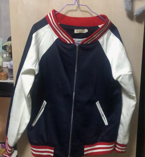 M码棒球外套，忘记洗没洗过了反正没穿出去过...