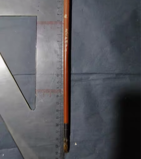 老毛笔戴月轩湖笔店生产，使用过，介意者勿拍...