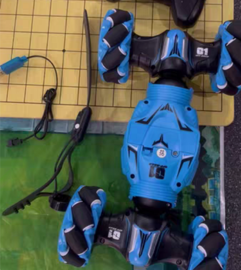 转卖手势感应变形遥控汽车儿童玩具男孩扭变越...