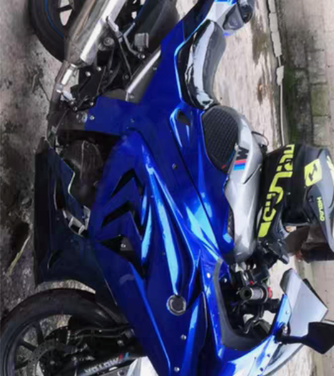 18年宝雕200有轻微划痕成色如图 感兴趣...