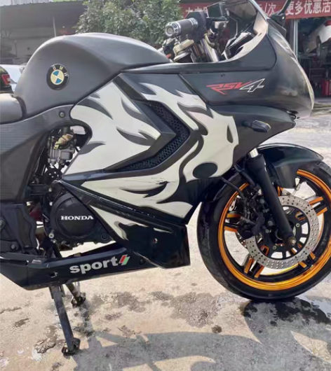 包邮宝雕摩托车，2000多公里，有点划痕，...