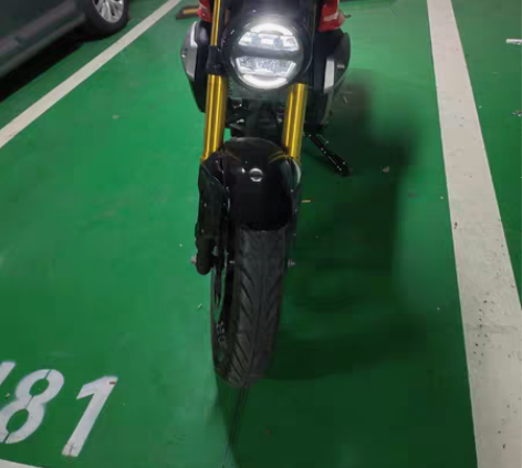 包邮天气冷了不想骑了.本田迅龙V8复古港风...