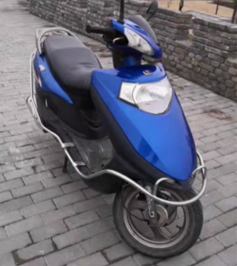 2018年银钢125踏板摩托车，保养很好平...