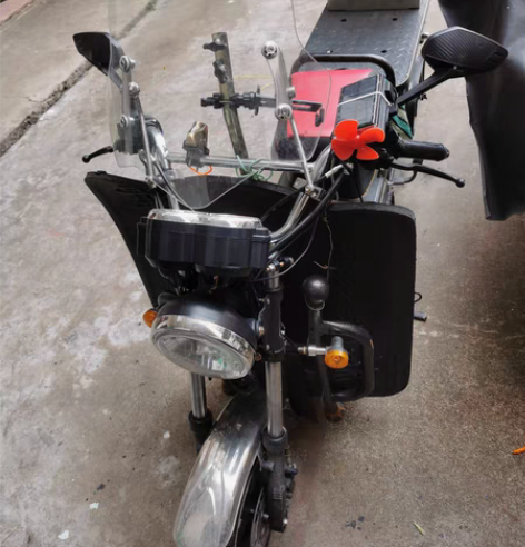 我买新汽车了,现出售二手载重王电瓶车一辆,...