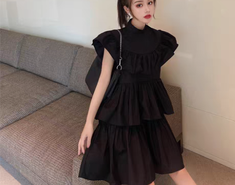 转卖夏季新款港风法式荷叶边减龄立领蛋糕小黑...