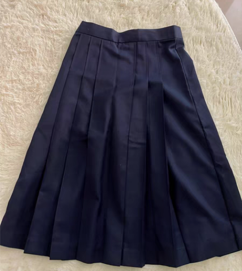 全新无吊牌30 X S码。 感兴趣的话点“...