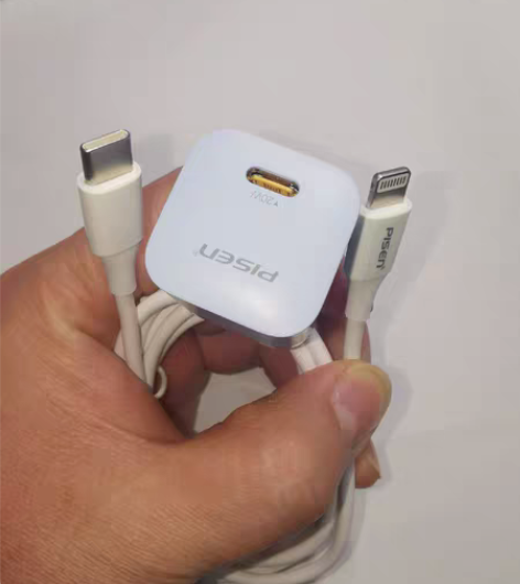 包邮出闲置20W快充头+3A1.8米20w...