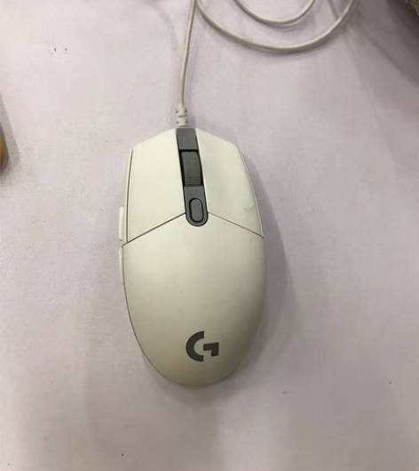 罗技G102白色,九成新 感兴趣的话点“我...