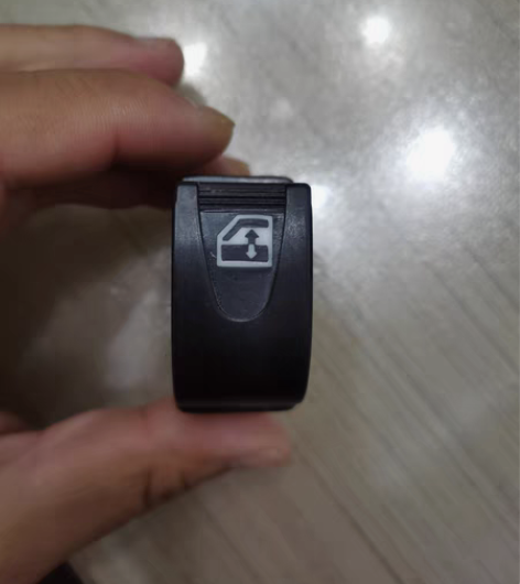 红岩金刚主驾玻璃升降开关 感兴趣的话点“我...
