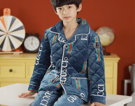 转卖小叮蛙 儿童家居服套装 感兴趣的话点“...