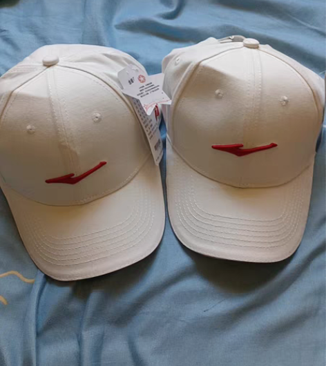 包邮特价30一个包邮的鸿星尔克棒球帽，男女...