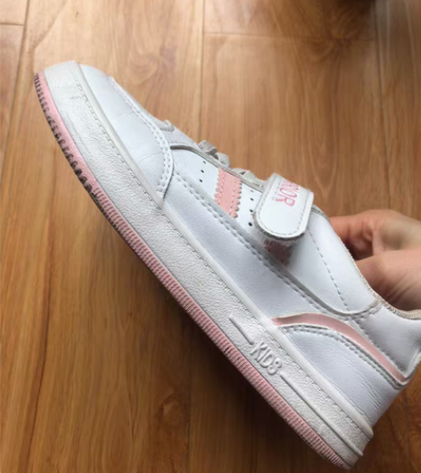 包邮回力小白鞋，买来没穿几次就小了 34码...