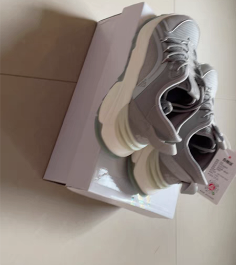 唯品会买的新鞋家里人不喜欢喜欢的可以联系可...