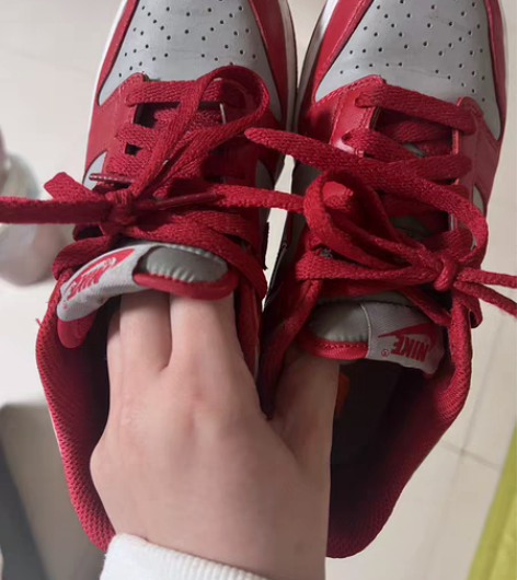Nike Dunk Low 灰红 低帮 男...