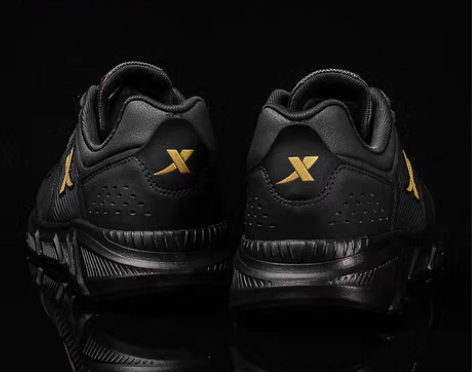 转卖特步男鞋2019冬季新款保暖休闲鞋运动...