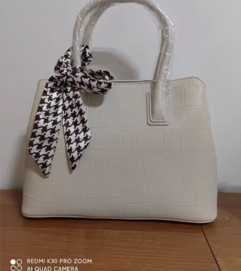 包邮稻草人  优雅复古百搭鳄鱼纹大容量撞色...