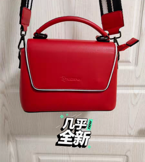 包邮啄木鸟品牌女包，在商场专柜购买，正品，...