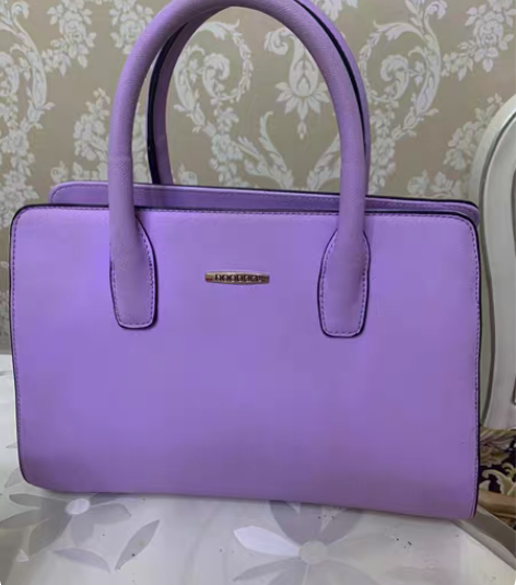 包邮女包！八成新！50包邮！ 感兴趣的话点...