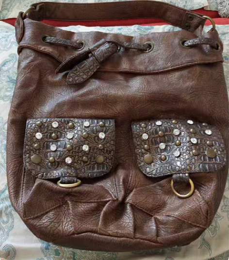 包邮女包压箱底的清柜包，看款式和质量不说你...