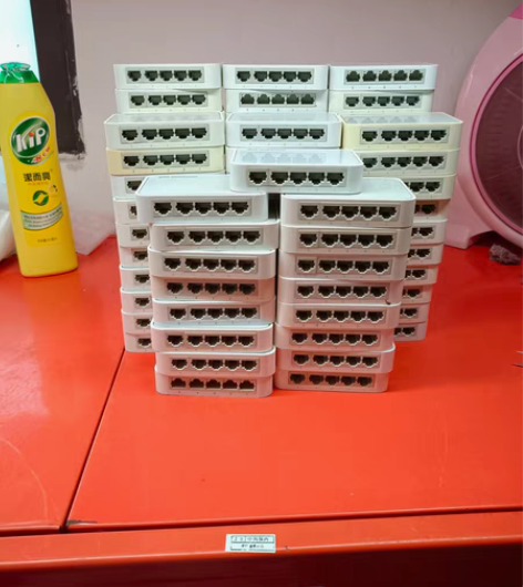 包邮TP 五口百兆交换机  SF1005+...