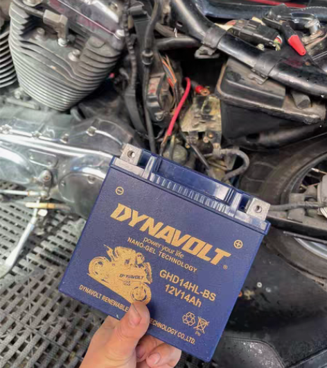 包邮哈雷x72 v72肥仔街霸电池戴纳电瓶...