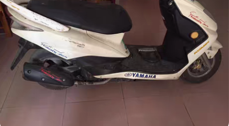 自家自用正品雅马哈摩托车 新车买回9300...