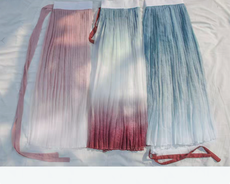 转卖粉蓝全套实拍。忆朝歌冰裂小草莓宋制汉服...