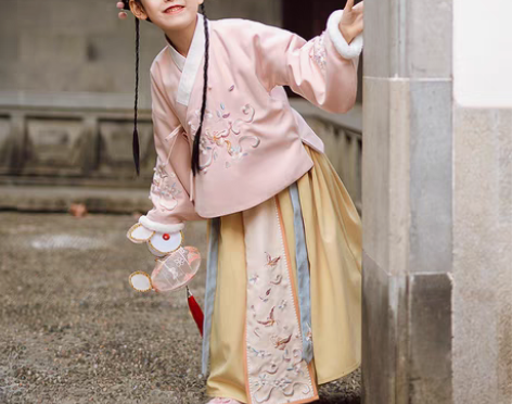 转卖旗铂汉服女童冬装中国风儿童唐装超仙古装...