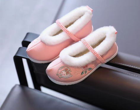 包邮《新品热卖中》汉服鞋子女童冬季中国风加...