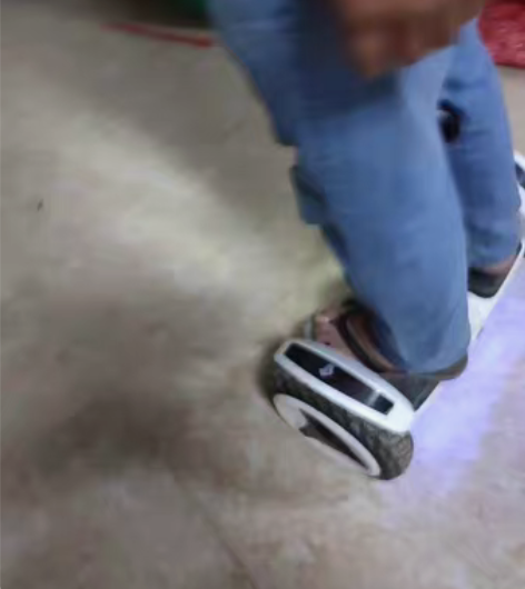 领奥电动平衡车， 越野版，双控版，  成色...