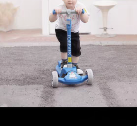 包邮永久儿童滑板车全新未拆封 感兴趣的话点...