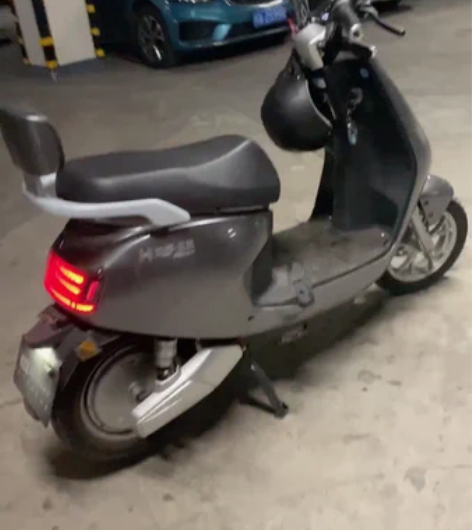 哈啰智能电动车 续航70-80公里 有动能...
