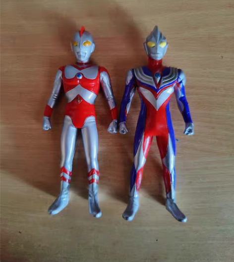 万代绝版爱迪和迪迦奥特曼,身高约13厘米材...