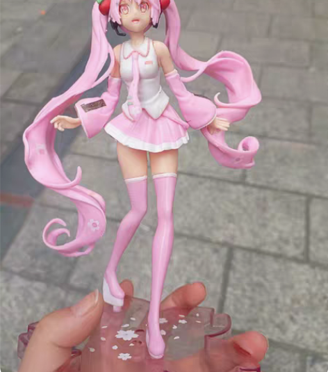 一个初音的手表手办，便宜出，60包邮出 感...