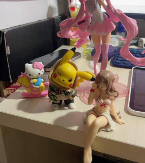 祖国版手办 樱花初音 亚丝娜 皮卡丘 娜美...