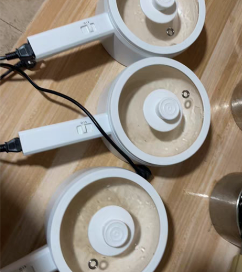 包邮三个南极人电热锅，使用了一个多月 感兴...