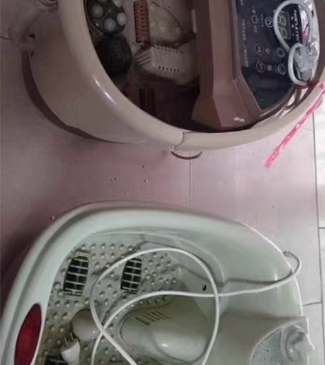 9成新的插电可按摩的泡脚桶，闲置好久功能完...