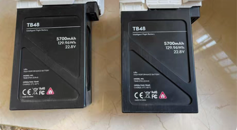 出大疆悟1电池，两块TB48，容量看下面照...