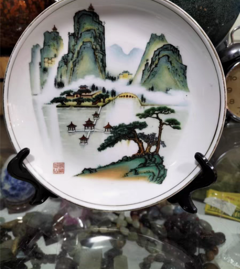 包邮红玫瑰骨质瓷山水画赏盘,直径178mm...