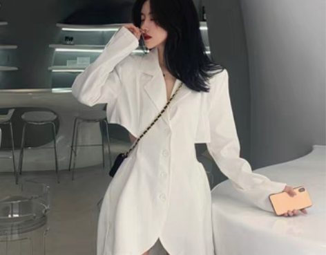 转卖腻腻 薄款西装外套长袖露腰小心机露腰气...