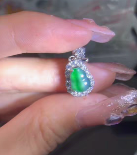 晴花花家翡翠 图1葫芦吊坠蓝飘绿 199图...