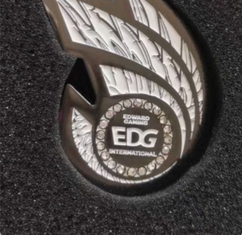 包邮EDG夺冠 出EDG徽章 很大很精致 ...