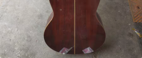 琴弦断了一根，上面有残胶其他的都是好的 感...