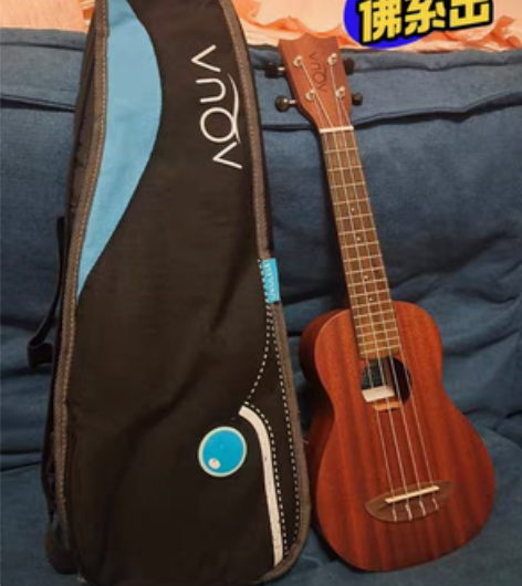 包邮木制尤克里里，女儿小时候用的，在学琴老...