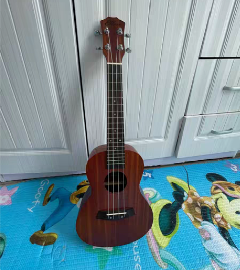 包邮艾伦尤克里里，因自己工作很忙，也没时间...