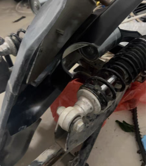 雅迪x5原场减震平叉护板大支 感兴趣的话点...